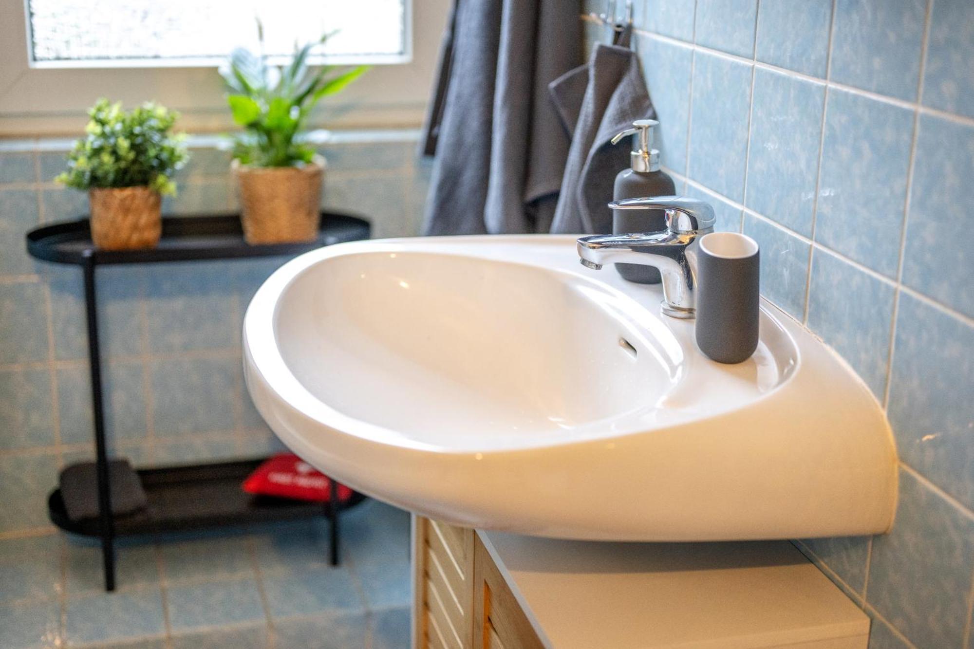 Suedstadt-Oase 1 Komfort Mit 2 Sz Und Balkon Koblenz  Buitenkant foto